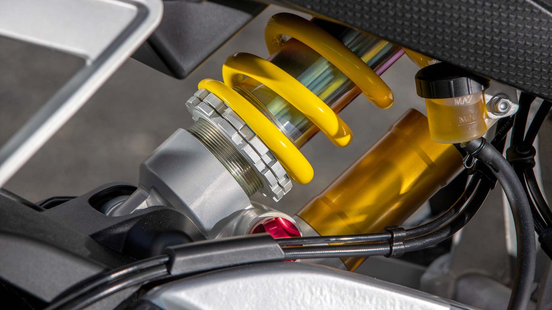Cale De Roue Avant Avec Sangles Pour Aprilia Tuono 660 - Neuf, Marque ConStands, Référence 265282, Transport Et Entretien Moto